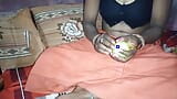 Bhabhi si masturba, sperma in bocca snapshot 1