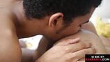 Adolescentă afro linsă în cur fără prezervativ după ce suge pula snapshot 1