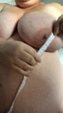 Bbw grandi tette pesanti e pancia con smagliature - enormi capezzoli di mamma snapshot 3