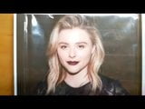 Chloe grace moretz在尼龙派对上的口红和蕾丝致敬 snapshot 1