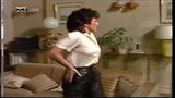 Pantalones de cuero 80s, milf cachonda snapshot 1