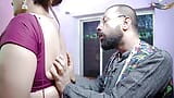 Lokalny Desi Bhabhi ma hardcore seks z lokalnym krawieckim pełny film (hindi audio) snapshot 5