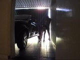 Tgirl ohne Gummi in der Garage gefickt snapshot 10