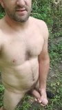 Hunky, behaarter Vater im Wald wichst, an dich zu denken snapshot 11