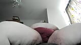 Gordita mariquita se tienta en bragas rojas snapshot 6