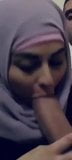 Hijabi comiendo una polla monstruosa snapshot 1