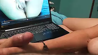 Bella ngocok kontol teman serumah sambil nonton bokep | xHamster