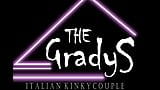 The gradys - 我的沙发上的尼龙脚 snapshot 1