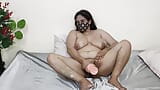 Vackra bröst - indisk kvinna som onanerar med enorm dildo snapshot 17