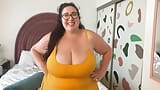 Stiefmoeders sexy bbw-vriend stiekeme neukpartij snapshot 3