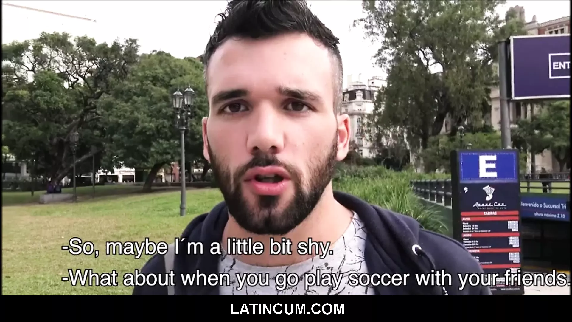 Rak amatör latino betalade 10k pesos för att knulla gay filmare