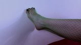 Giada sexy piedi in rete verde fluo snapshot 9