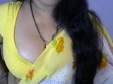 Bhabhi seduces her dewar in yellow attire snapshot 3