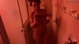 Una joven negra en la ducha snapshot 9