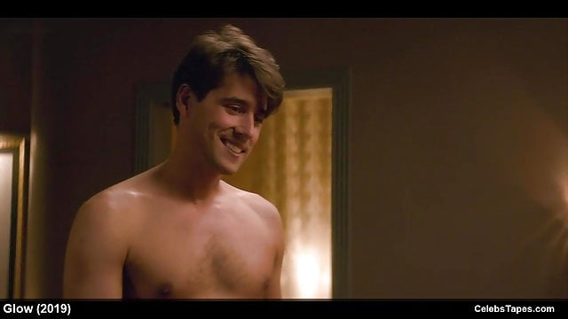 Betty Gilpin, Geena Davis, Kate Nash, and Shakira Barrera – 4 Naked Superstars!