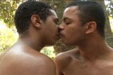 Latino hetero garoto fodido em exposição por ébano para sexo ao ar livre snapshot 3