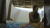 Desi dorp Devar Bhabhi seks mms gekoppeld snapshot 11