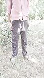 Chico gay indio masturbándose en el bosque snapshot 8