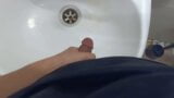 (Malay) Masturbate at sink snapshot 5