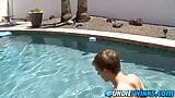 Amateur-Twink Patrick Kennedy masturbiert und kommt im Freien snapshot 1