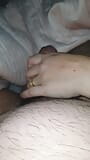 Incredibile tata dorme con la mano sul cazzo del figliastro snapshot 12