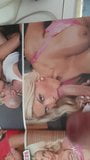 Branlette dans un magazine porno (3) snapshot 13