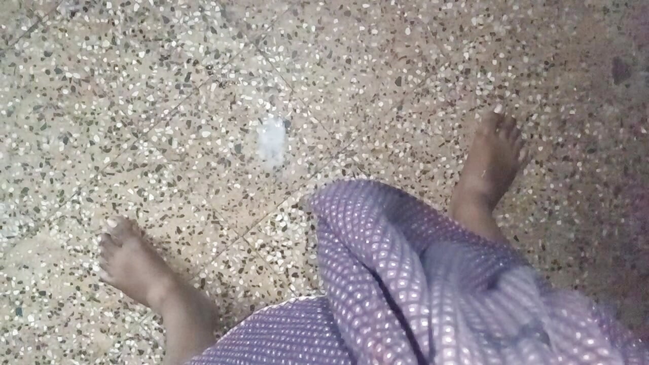 Tante Ki poesje me Mera penis ka sperma laten vallen neuken