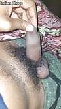 भारतीय कामुक लड़का रात में बिस्तर में नग्न है snapshot 4