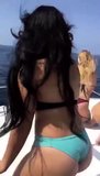 Braziliaanse hete babes met hete kont op de boot snapshot 3