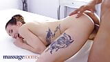 Massage rooms - la sexy ragazza olandese gotica Esluna fa un pompino punto di vista e fa sesso hardcore romantico con facciale snapshot 11