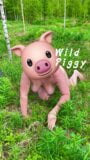 Un cochon nu, rampant sur la pelouse, grogne, met des pissenlits dans son trou du cul poilu snapshot 10