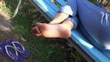 Le gambe a piedi nudi delle belle donne snapshot 13