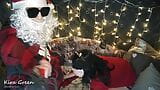 Рождественский секс "Санта и помощник трахают северного оленя" - страпон, минет, раком, сперма на теле, ЖЖМ тройничок в домашнем любительском видео snapshot 1