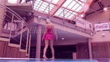 Rosyjska gorąca laska Elena Proklova pływa nago snapshot 1