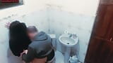 mira lo que pasó en mi bar, la mujer fue al baño y el chico lo siguió! snapshot 12