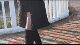 Ainoa: caminando por el parque costero con botas y minifalda snapshot 9