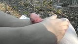 Footjob in nackten Strümpfen schöner lila Nagellack snapshot 12