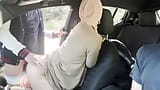 Az első kutyapóz Franciaországban. A hidzsábot viselő muszlim feleségem első baszása egy idegennel snapshot 17