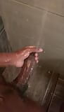 Masturbation sous la douche snapshot 1