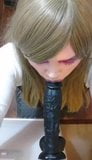 Sissy Jade adora un enorme dildo snapshot 2