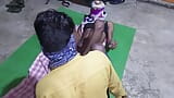 Индийский шмель Pooja и новый бойфренд медленно медленно целуются и бойфренды трахают задницу Пуджа бхабхи. snapshot 15