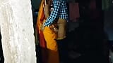 Видео производительности индийской домохозяйки в деревне snapshot 4
