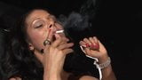 Gata indiana fumando fazendo sexo snapshot 12