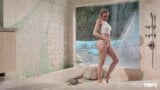 Dicke Titten Cherry des Monats, Kenzie Anne fickt sich in der Dusche mit einem Dildo snapshot 2