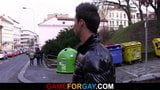 Cara gay pega e seduz turista hetero snapshot 3