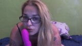 lamiendo mi vibrador fumando y masturbandome snapshot 2