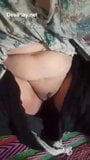 पाकिस्तानी खूबसूरत विशालकाय महिला चाची दिखा रहा है बड़े स्तन और चूत snapshot 1
