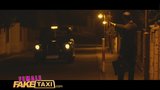 Mujer falsa en taxi sexy inglés paga por viaje en taxi checo snapshot 1
