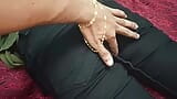 26-jarige hete Indische Desi Bhabhi geneukt met duidelijke Hindi-audio HD snapshot 3