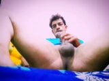 Chico masturbándose snapshot 8